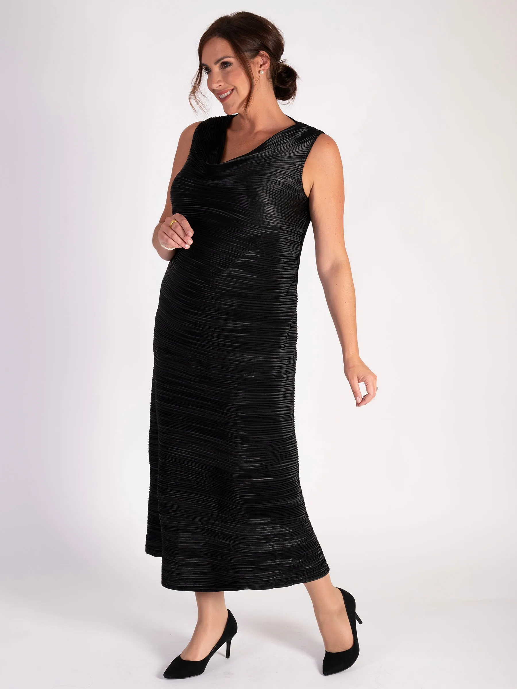 Black Sleeveless Plisse Pleat Dress