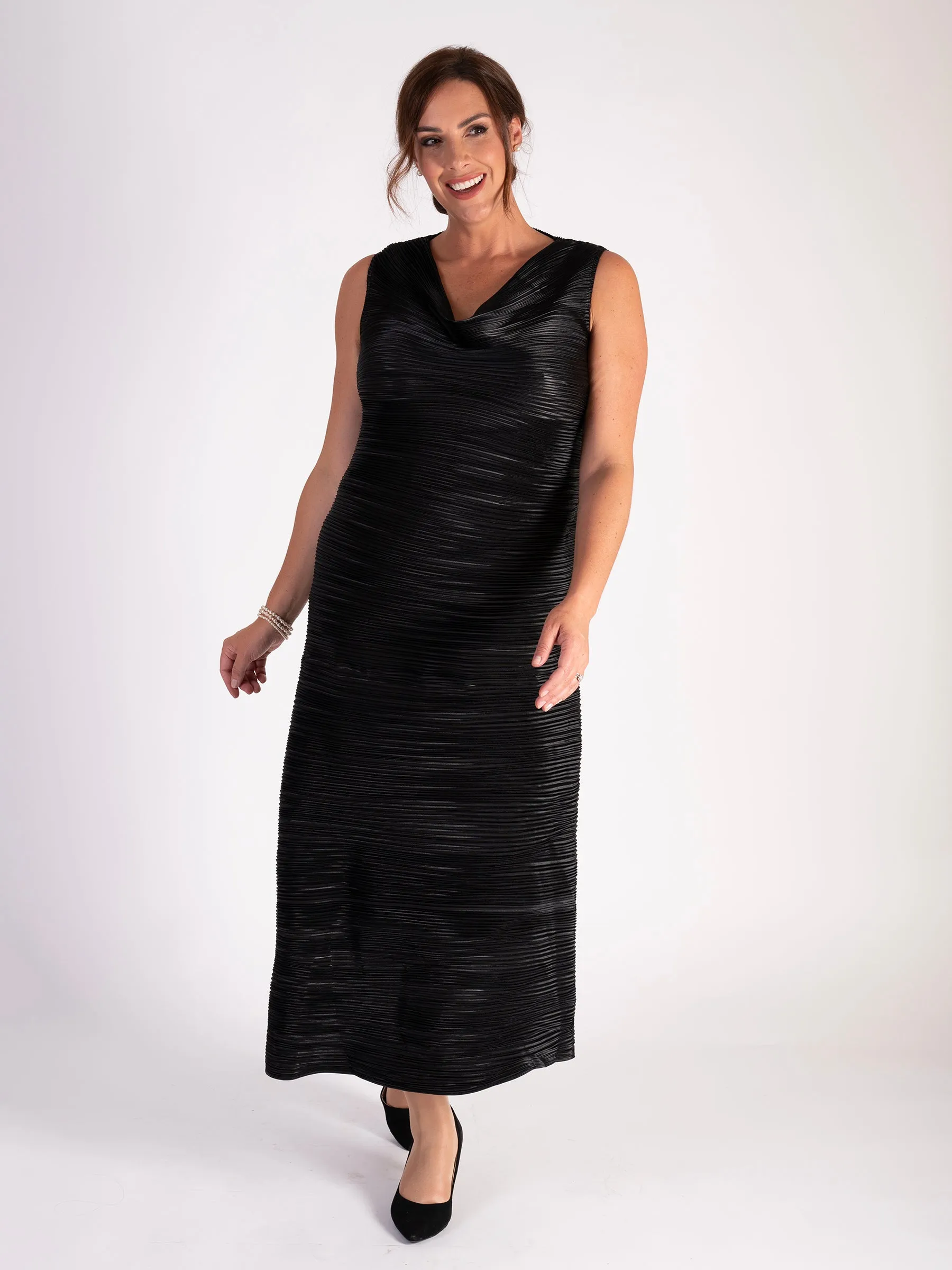 Black Sleeveless Plisse Pleat Dress